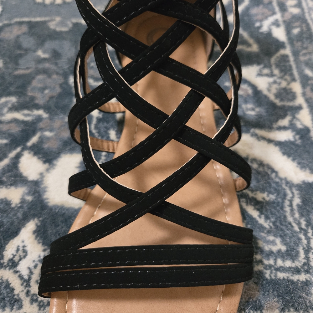 NWOT Women's Black Strappy Sandals - Picture 4 of 9